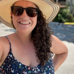 Meet your Posher, Emily